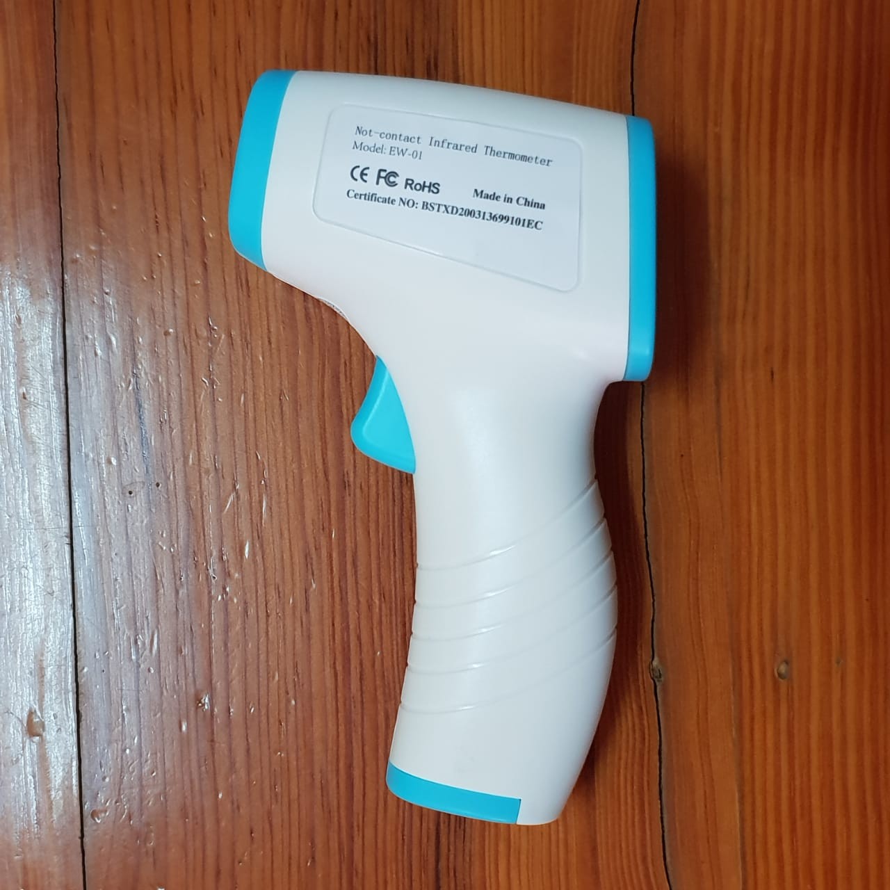 ເຄື່ອງວັດແທກອຸນຫະພູມ RoHS EW-01 non contact infrared thermometor