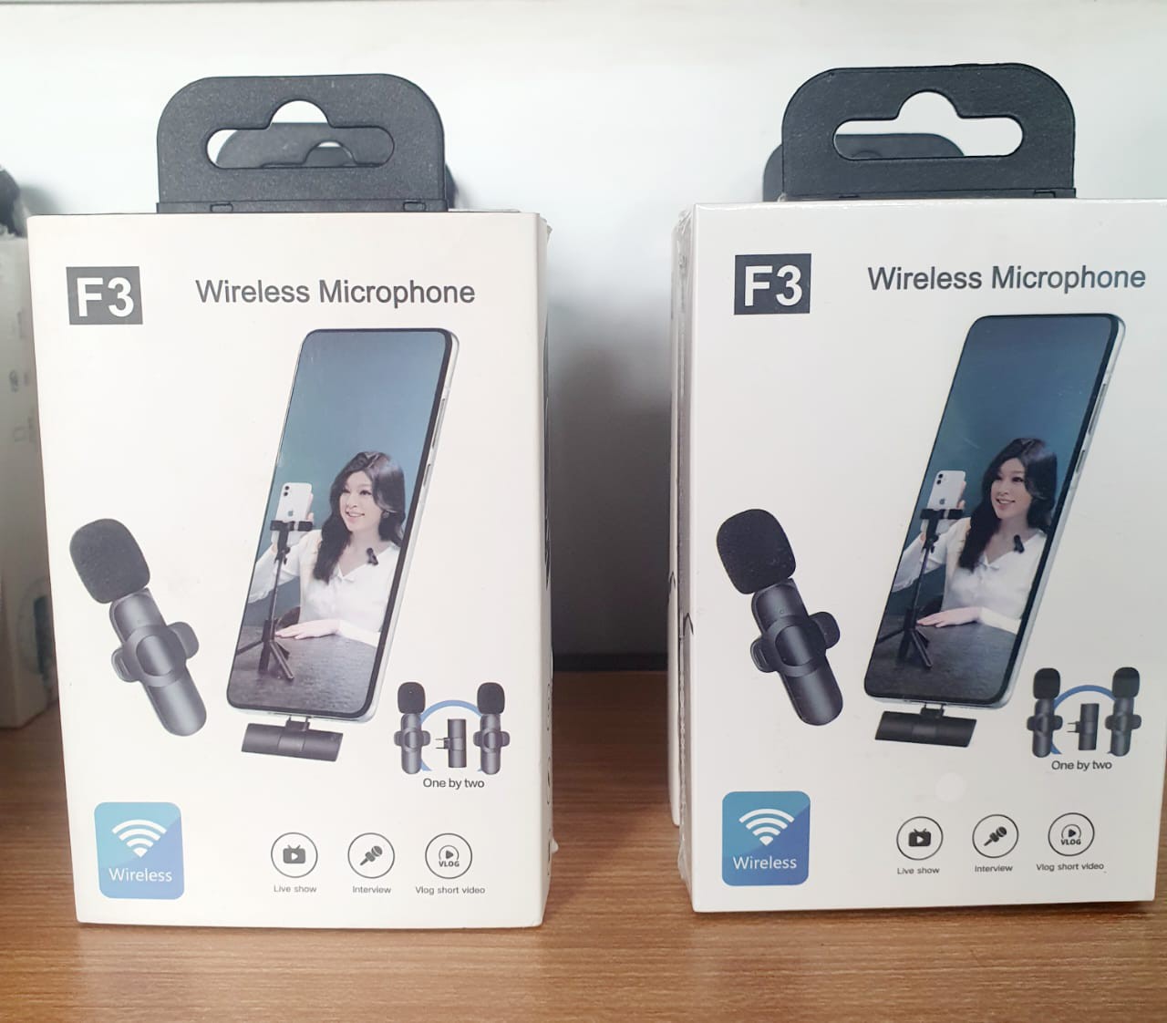 ໄມໂຄໂຟນໄຮ້ສາຍ Wireless Microphone F3, ສຳລັບ live ສົດແລະອັດວີດີໂອ, ໃຊ້ໄດ້ທັງລຳໂພງແລະໂທລະສັບມືຖື.
