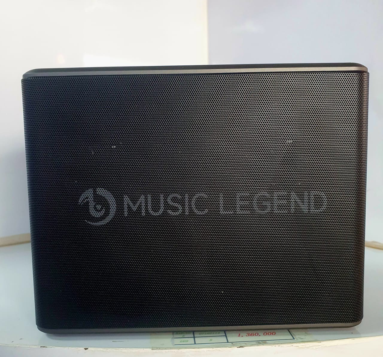 ລຳໂພງ Bluetooth  Music legend,  ອັບເກດໃໝ່ທຸກຟັງຊັນ, ສຽງດີໄດ້ມາດຕະຖານ, ສຽງດີເບສນຸ້ມໃຫ້ສຽງໄດ້ຮອບທິດທາງ.