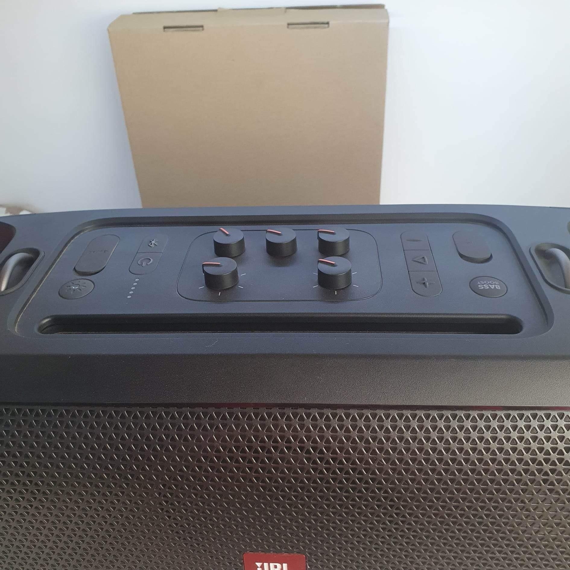 ລໍາໂພງ ບຣູທູດ JBL party box on the go 