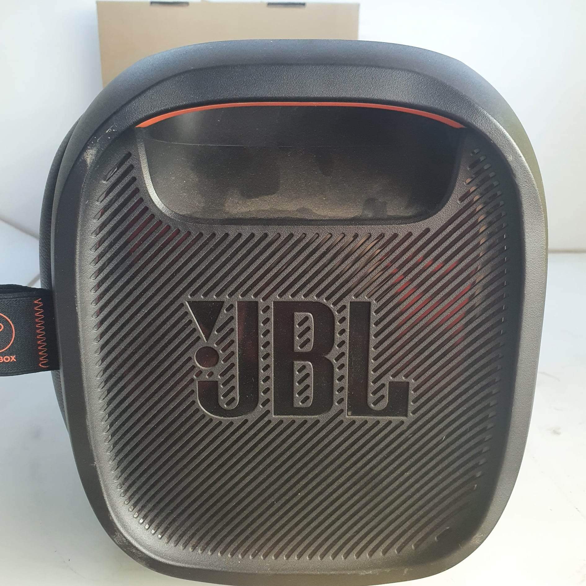 ລໍາໂພງ ບຣູທູດ JBL party box on the go 