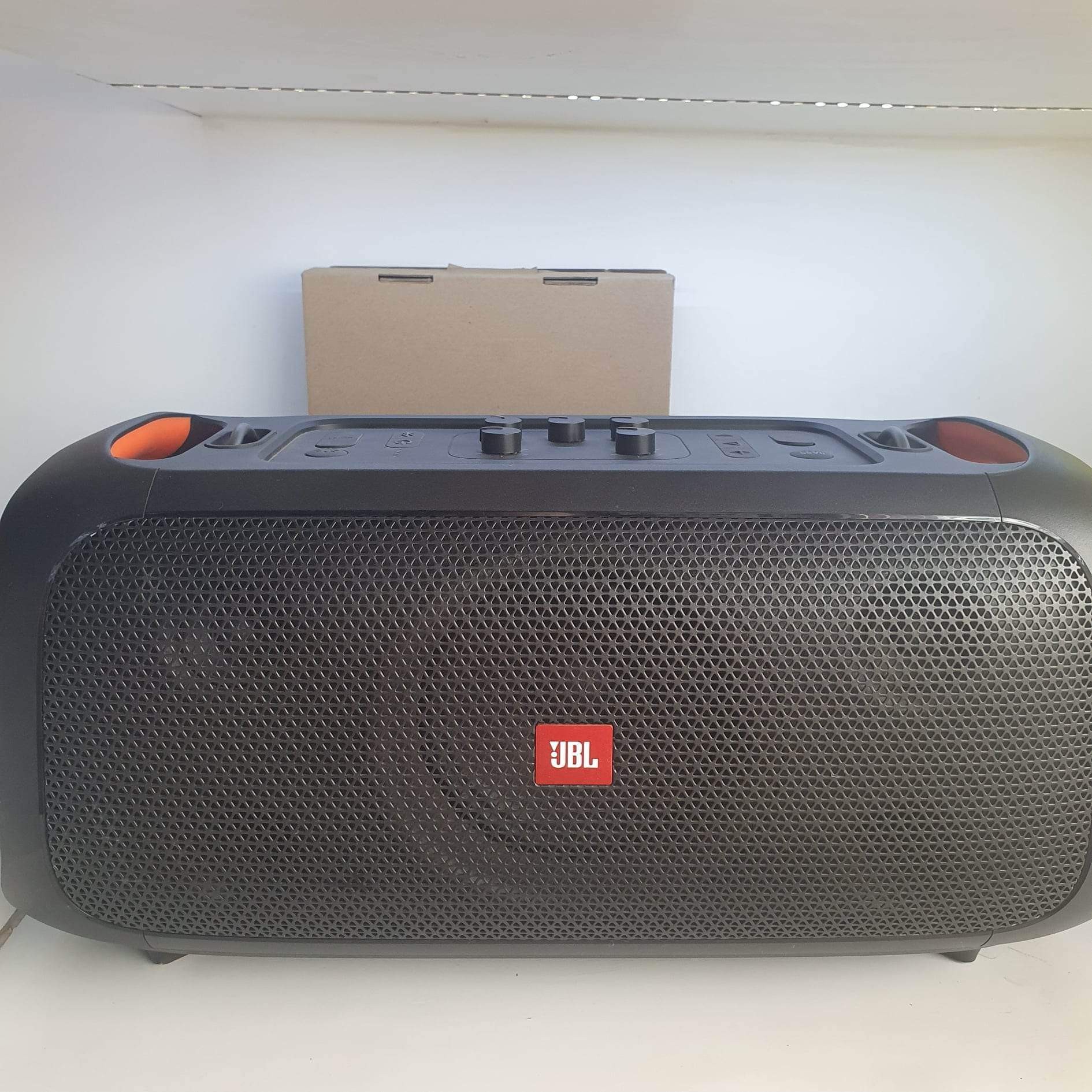 ລໍາໂພງ ບຣູທູດ JBL party box on the go 