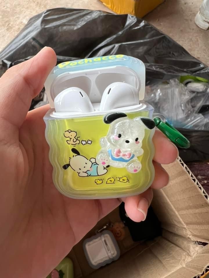 ແອພ໋ອດ Apple Airpods  ເຊື່ອມໄດ້ກັບທຸກລຸ້ນຂອງໂທລະສັບ, ສຽງທຸ້ມ, ສຽງດີ, ສຽງດັງຟັງຊັດ, ໃສ່ສະບາຍ ສິນຄ້າຄຸນນະພາບ100%
