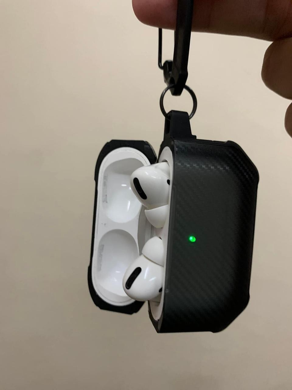 ແອພ໋ອດ Apple AirPods Pro ຂອງແທ້100% ສາມາດຕັດສຽງລົບກວນຈາກພາຍນອກ-ຟັງສຽງຈາກພາຍນອກໄດ້ ປັບສຽງສະເຕີລິໂອໄດ້ ເຊື່ອມໄດ້ກັບທຸກລຸ້ນຂອງໂທລະສັບ, ສຽງທຸ້ມ, ສຽງດີ, ສຽງດັງຟັງຊັດ, ໃສ່ສະບາຍ ສິນຄ້າຄຸນນະພາບ100%