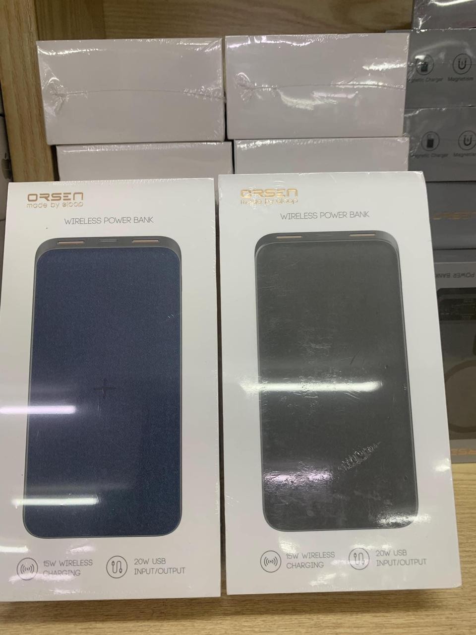 ພາເວີແບັງ Power Bank 10000mAh ສາກໄຟເຂົ້າສະຖຽນ, ຮັກສາແບັດໄດ້ດີ, ສາກແບັດເຕັມໄວ ແລະ ອຸປະກອນປອດໄພໃນການໃຊ້ງານ.