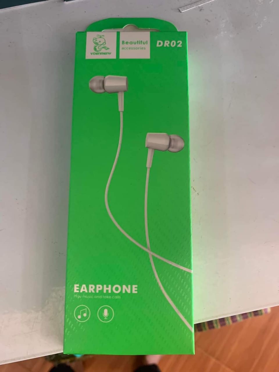 ຫູຟັງ Earphone ຍີ່ຫໍ້: DENMEN , ລຸ້ນ: DR02 . ຫູຟັງລຸ້ນນີ້ໃຊ້ງານດີສະບາຍຫູ ໃຊ້ດີທົນນານ ສຽງມ່ວນຕັດສຽງລົບກວນໄດ້ດີ