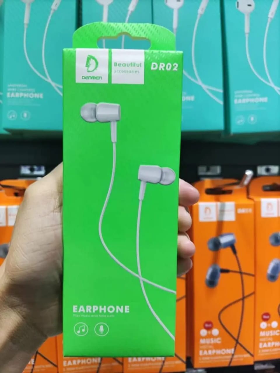 ຫູຟັງ Earphone ຍີ່ຫໍ້: DENMEN , ລຸ້ນ: DR02 . ຫູຟັງລຸ້ນນີ້ໃຊ້ງານດີສະບາຍຫູ ໃຊ້ດີທົນນານ ສຽງມ່ວນຕັດສຽງລົບກວນໄດ້ດີ