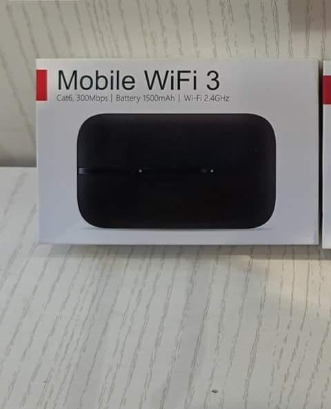 ວາຍຟາຍ Mobile Wifi 3 ຍີ່ຫໍ້: Huawei ລຸ້ນ: E5783. ກະຈາຍແຮງສັນຍານວາຍຟາຍໄດ້ດີ ແລະ ແຮງ, ເຊື່ອມຕໍ່ຫຼາຍເຄື່ອງກໍບໍ່ມີບັນຫາ, ສັນຍານດີບໍ່ມີສະດຸດ.