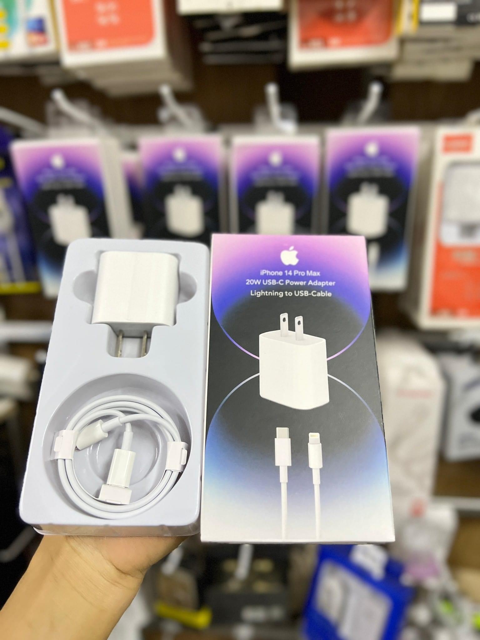 ສາຍສາກໄອໂຟນ Inphone 13 Pro Max ສາກໄຟເຂົ້າສະຖຽນ, ຮັກສາແບັດໂທລະສັບໄດ້ດີ, ສາກແບັດເຕັມໄວ, ແລະອຸປະກອນປອດໄພໃນການໃຊ້ງານ.