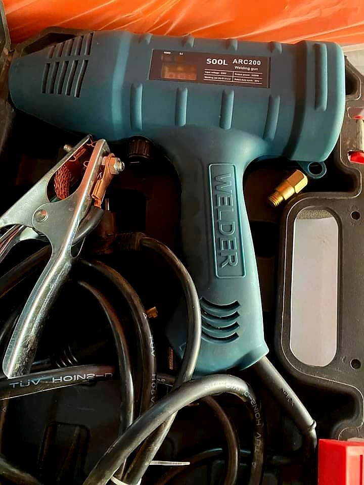 ປືນຈອດ (ປືນເຊື່ອມ) Welder, ລຸ້ນ ARC, ເຊື່ອມເຫຼັກສະດວກສະບາຍ, ເຄື່ອງເບົາພົກພາງ່າຍ, ບໍ່ໜັກຄືຕູ້ຈອດທົ່ວໄປ ແລະ ງານເຊື່ອມອອກລະອຽດດີ. 
