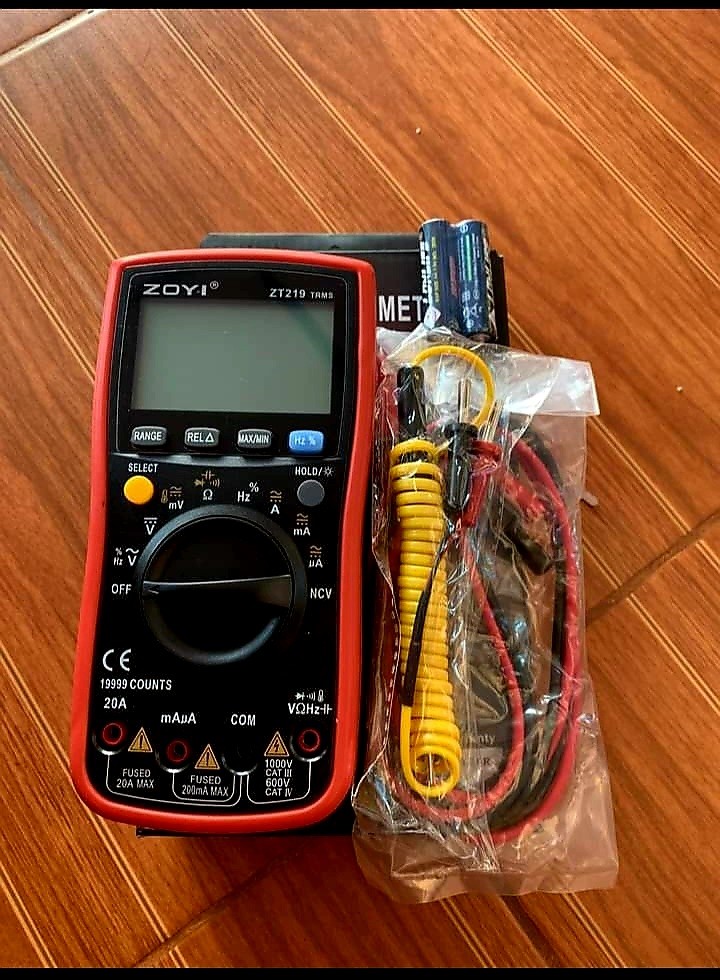 ມິດເຕີແທກໄຟຟ້າ Zoyi ,ລຸ້ນ Zt219, ສີນຄ້າມີຮັບປະກັນໃນການໃຊ້ງານ, ເໝາະຊ່າງໄຟທົ່ວໄປມີເຄື່ອງດຽວໃຊ້ໄດ້ຄົບໃນການວັດແທກໄຟ.