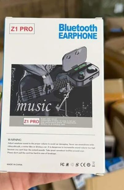 ຫູຟັງໄຮ້ສາຍ Bluetooth Earphone , ລຸ້ນ: Z1 PRO . ຫູຟັງໄຮ້ສາຍ. ໃຊ້ງານດີສະບາຍຫູ ໃຊ້ດີທົນນານ ສຽງມ່ວນຕັດສຽງລົບກວນໄດ້ດີ ບໍ່ແສບຫູ.