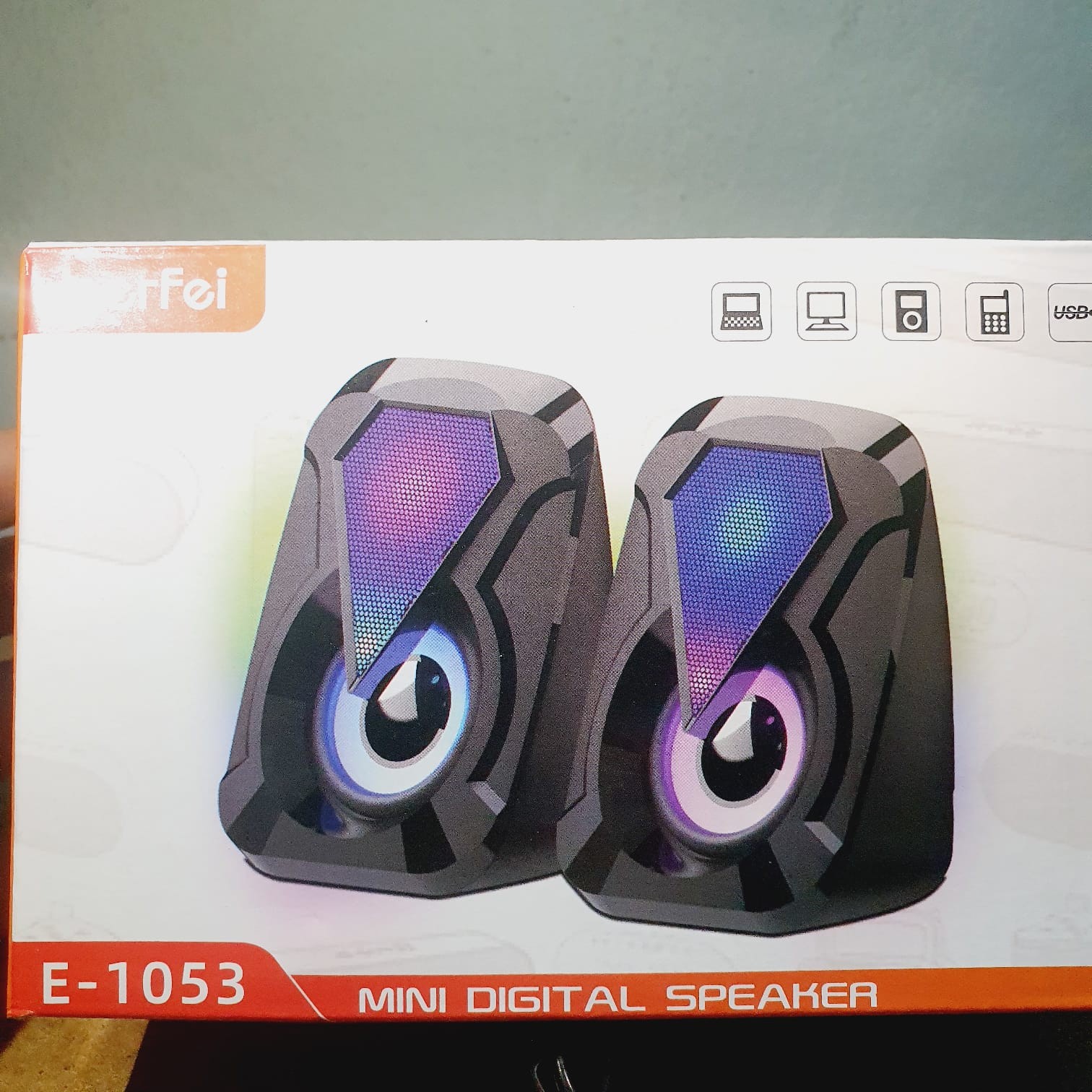 ລຳໂພງຄອມພິວເຕີ E- 1053 ທັນສະໄໝ, ລຳໂພງຕໍເຄື່ອງຂະຫຍາຍສຽງ