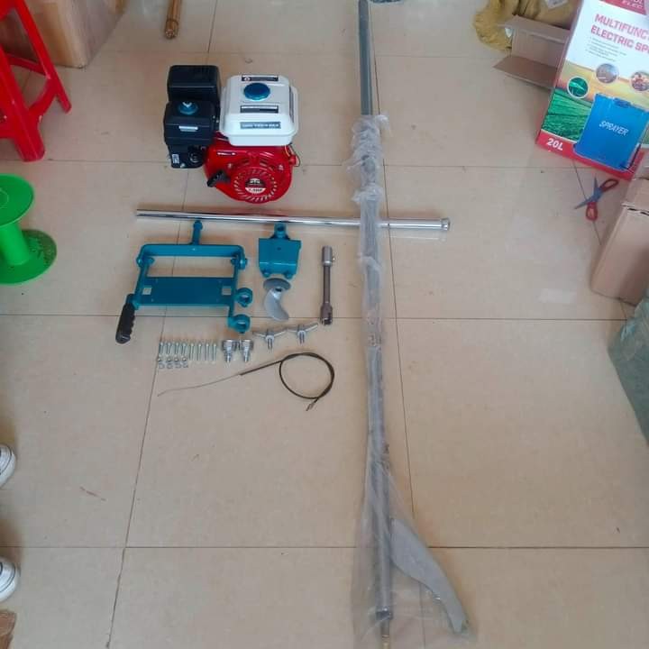 ເຮືອຈັກຫາງຍາວ Thalike, ລຸ້ນ 7.5HP, ຈັກແຮງ, ມີຄວາມທົນທານ, ໃຊ້ງານໄດ້ໃນແມ່ນ້ຳໃຫ່ຍ, ນ້ອຍ, ບືງ, ໜ້າເຂື່ອນ, ແລະ ອ່າງເກັບນ້ຳຕ່າງໆ.
