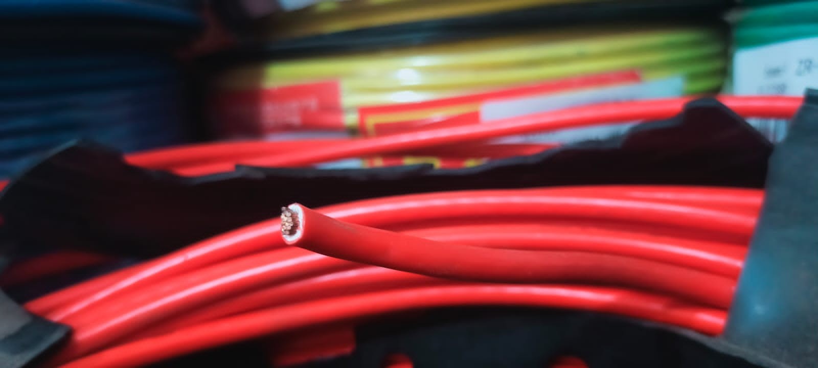 ສາຍໄຟ PVC , ລຸ້ນ ZR-BVR ລວດທອງແດງ, ແຂງແຮງ, ໜຽວທົນທານ.