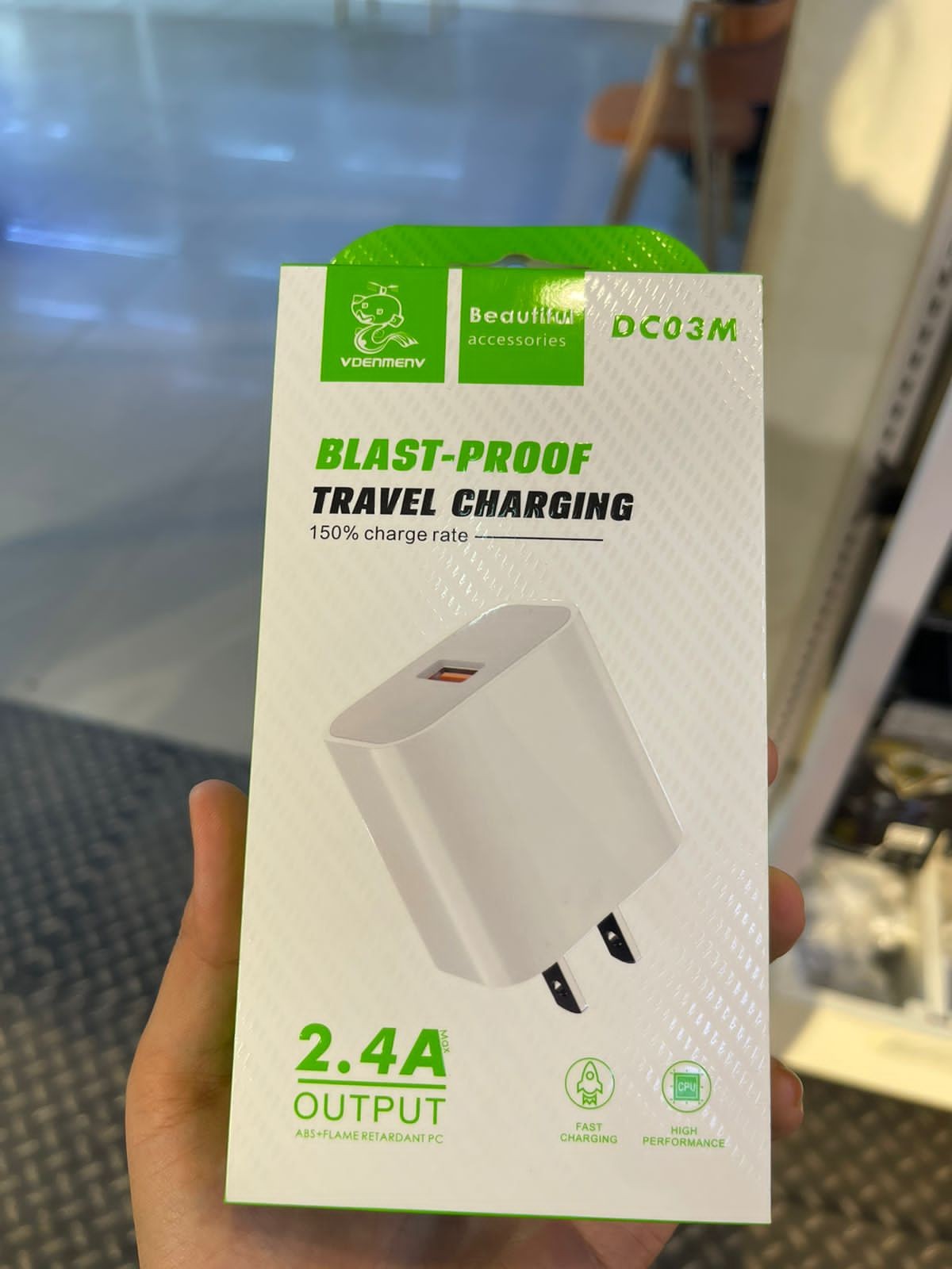 ຫົວສາກUSB 2.4 A ຍີ່ຫໍ້: VDENMENV ລຸ້ນ: DC03M , ສາກເຂົ້າໄວ, ປອດໄພຕໍ່ການລັດວົງຈອນຂອງໄຟຟ້າ, ໃຊ້ດີໃຊ້ທົນ ໃຊ້ໄດ້ກັບສາຍສາກUSBທຸກລຸ້ນ