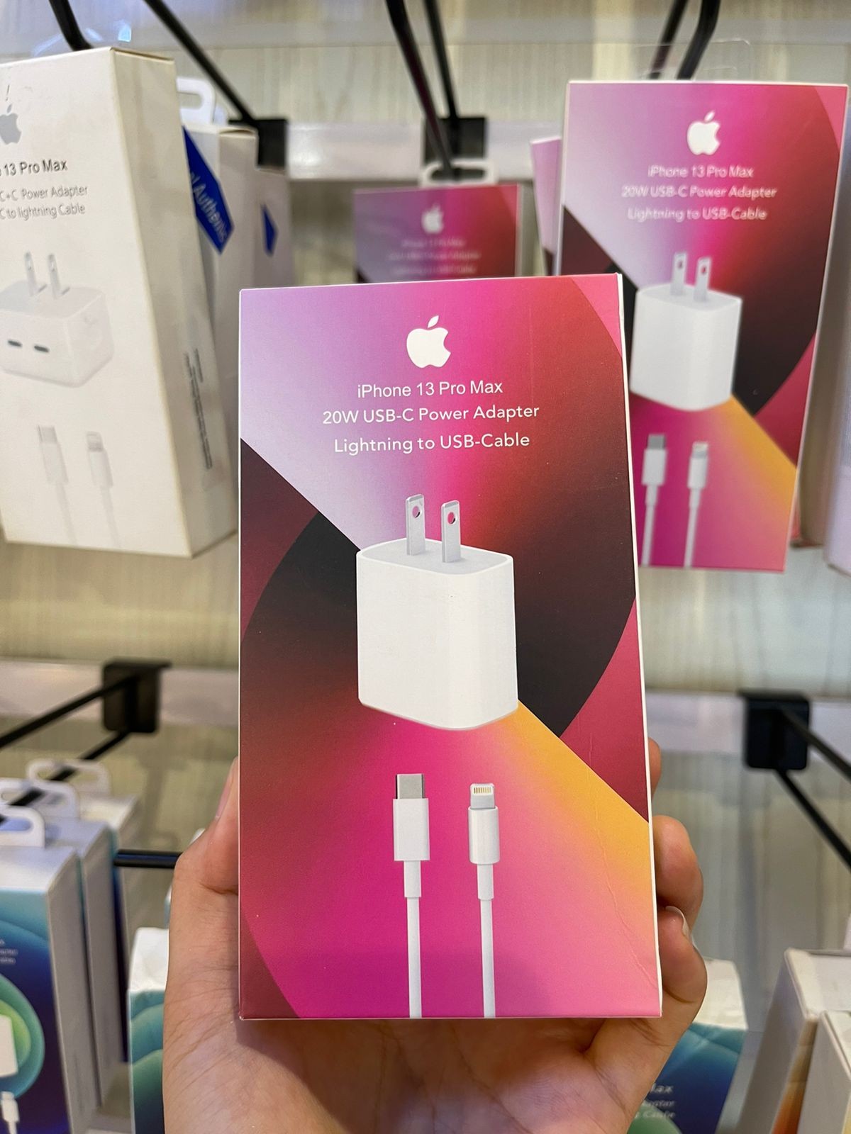 ສາຍສາກໄອໂຟນ Inphone 13 Pro Max , ສາກໄຟເຂົ້າສະຖຽນ, ຮັກສາແບັດໂທລະສັບໄດ້ດີ, ສາກແບັດເຕັມໄວ, ແລະອຸປະກອນປອດໄພໃນການໃຊ້ງານ.