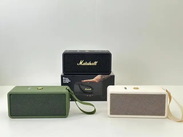 ລຳໂພງ Marshall ເປັນລຳໂພງນ້ອຍພົກພາ, ສຽງດີ,ສຽງທຸ້ມ,ແບັດທົນ5-6ຊົ່ວໂມງ, ສຽງເປັນເອກະລັກຂອງລຳໂພງຂອງແທ້