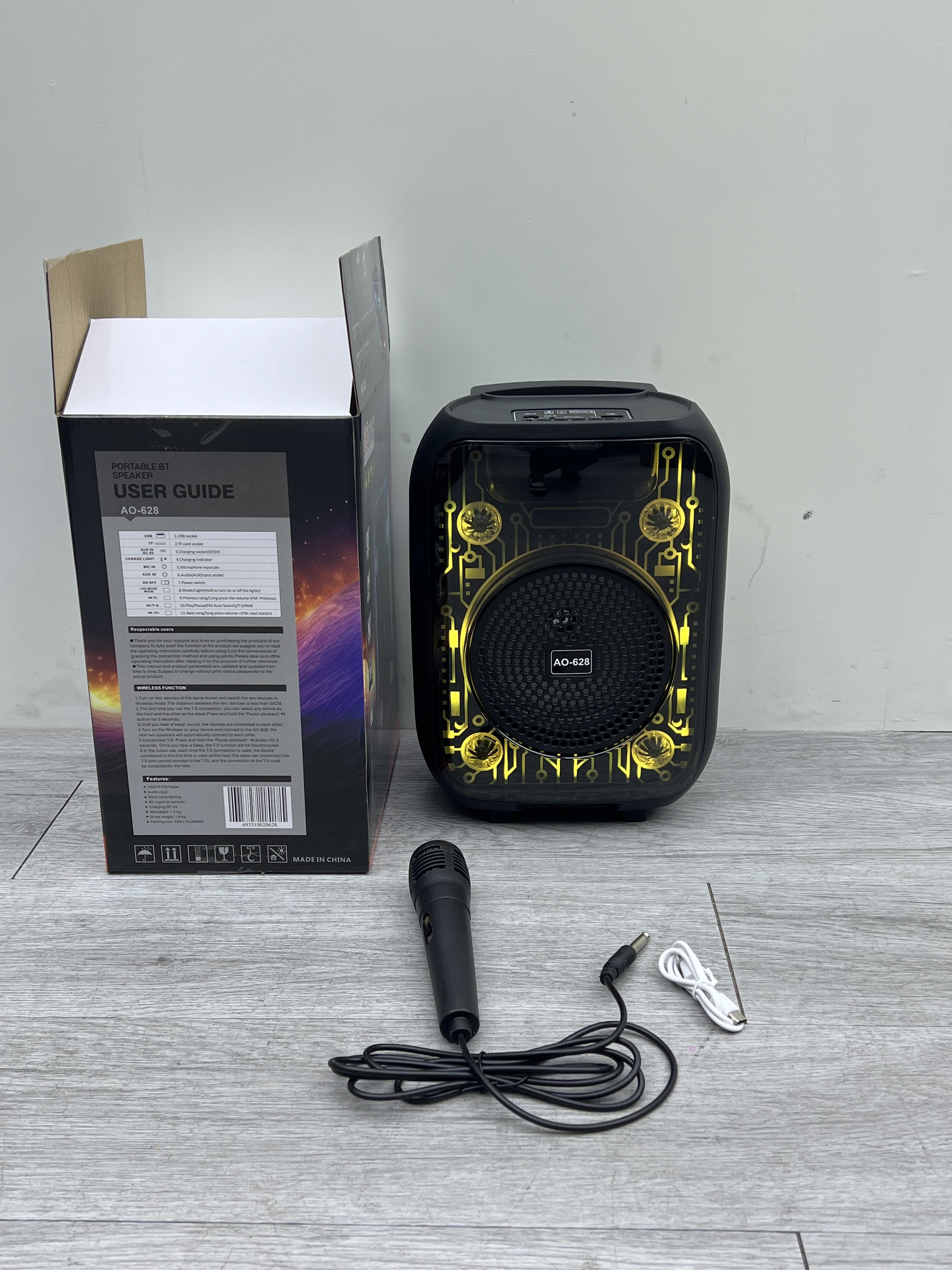 ລຳໂພງ AO-628  ລຳໂພງບລູທູດພົກພາ ມີໄຟ led ສາມາດປ່ຽນໄດ້ Mecha Light ພ້ອມໄມໂຄຣໂຟນ ມີຟັງຊັນຄົບຄັນ ໃຊ້ໄດ້ທັງຟັງເພງ ແລະ ຮ້ອງຄາລາໂອເກະ.