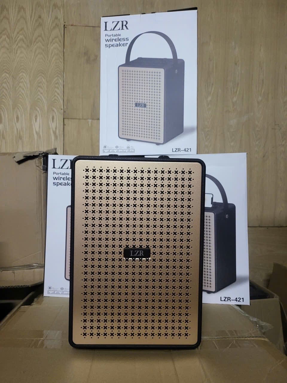 PORTAB LZR-421 ລຳໂພງແບບຄລາສສິກ ລຳໂພງແນວ Retro ທີ່ລວມການອອກແບບສະໄຕລ໌ວິນເທດ ກັບເທັກໂນໂລຊີສຽງສະໄໝໃໝ່.